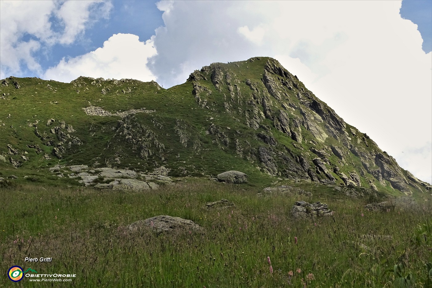 91 Vista sul Monte Azzaredo (2112 m).JPG